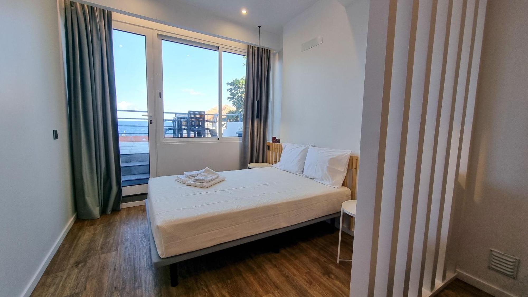 The Jolie - Apartments By The Ocean Porto Moniz Bagian luar foto