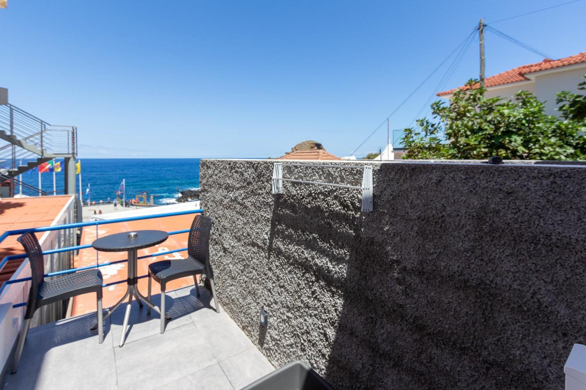 The Jolie - Apartments By The Ocean Porto Moniz Bagian luar foto